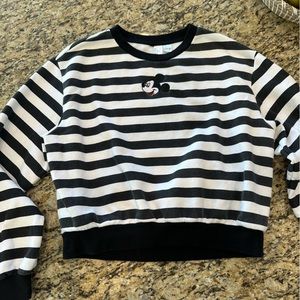 Disney Mickey H&M Black and White cropped sweater